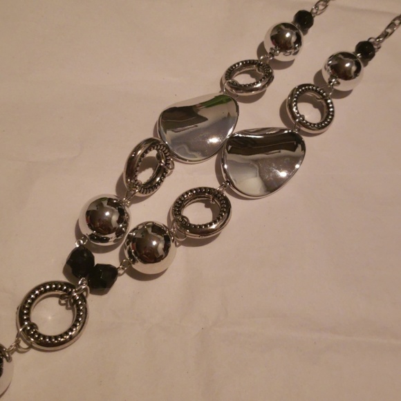 Total eclipse necklace set - Picture 3 of 4